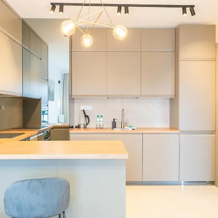 Global Park Prime By Bookinghost